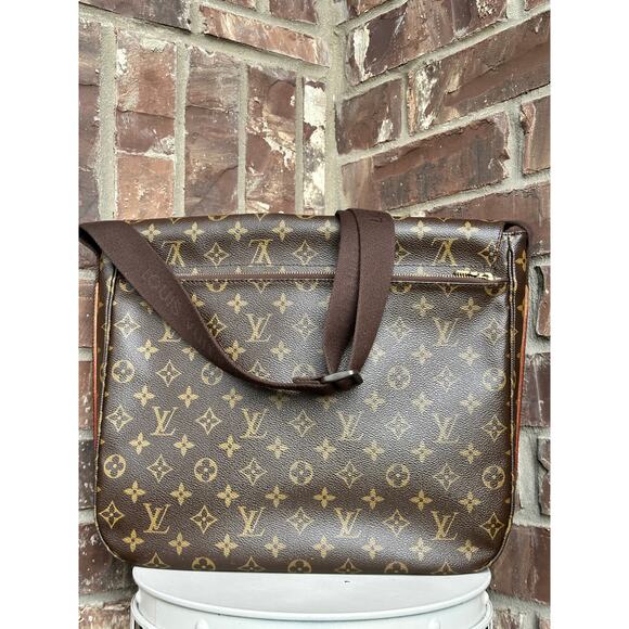 Louis Vuitton Beaubourg Messenger Bag Monogram Canvas MM 89923 - Picture 3 of 13